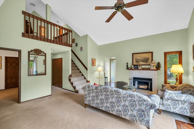 Building Photo - 1 Lyndhurst Village Ct