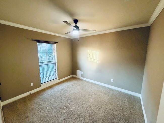 Building Photo - Half off first month rent! Gated Community close to Barksdale Air Force Base... W/Community Pool