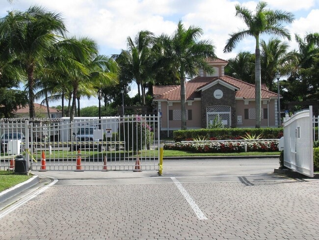 Building Photo - 2833 SW 82nd Ave