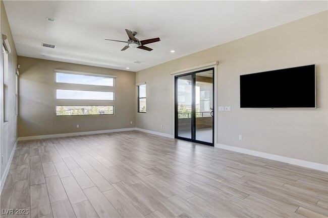 Building Photo - 64 Grey Feather Dr