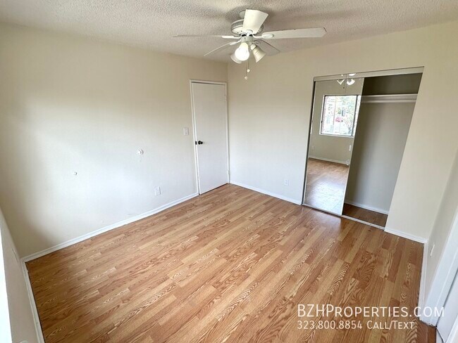 Building Photo - Charming 2Bed 2Bath with Balcony In Great ...