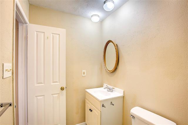 Building Photo - 6901 Sandybrook Dr
