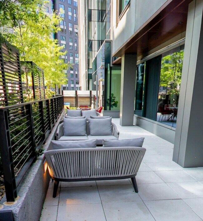 Building Photo - 99 Kneeland St