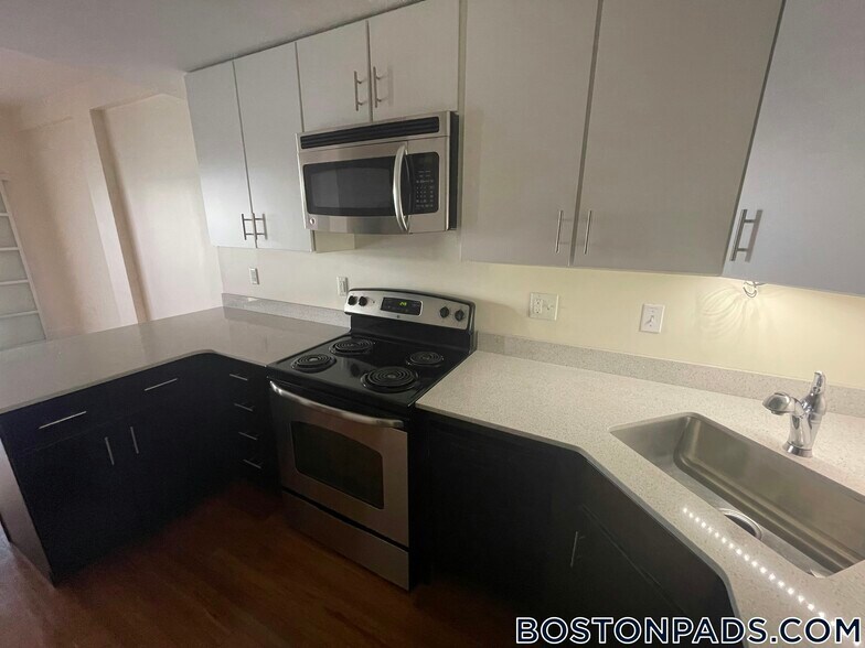 Building Photo - 8 Winter Pl