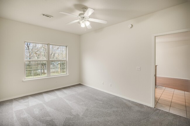 Building Photo - 3606 SW Deerfield Blvd