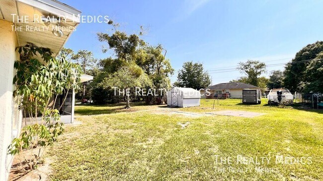 Building Photo - 1630 Fentress Ave