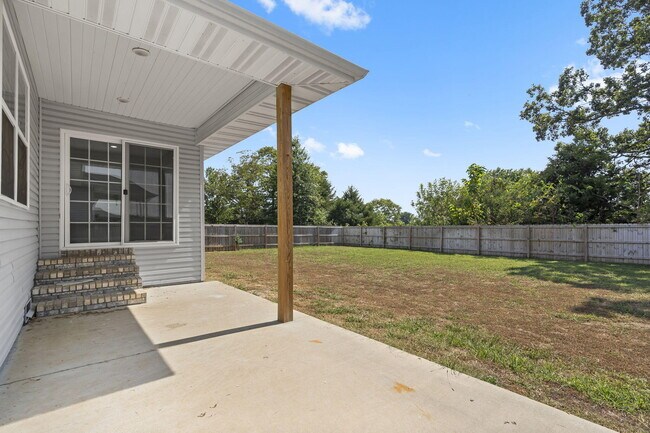 Building Photo - 270 Hickory Hills St