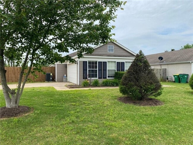 Building Photo - 2911 Beech Ave