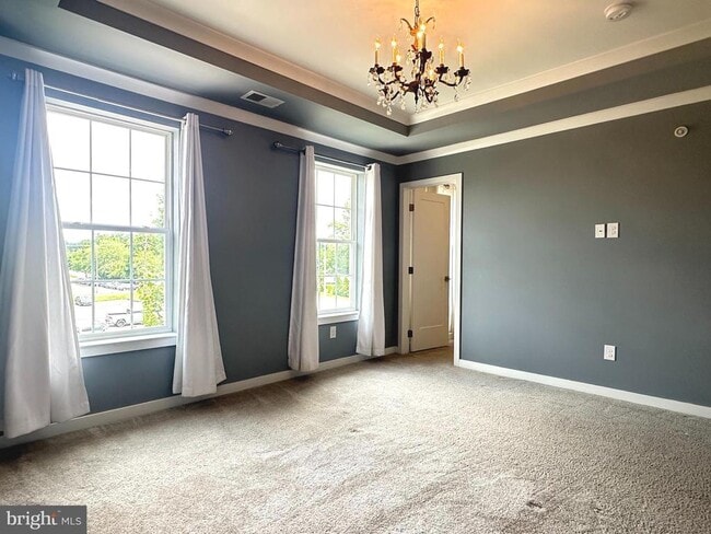Building Photo - 13 Hedley Ln