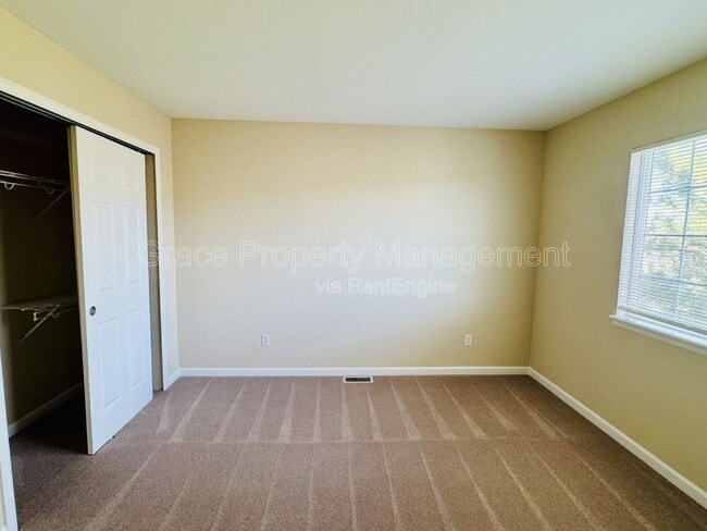 Building Photo - 12616 Julian Point