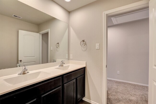 Building Photo - 13845 Rock Island Trl