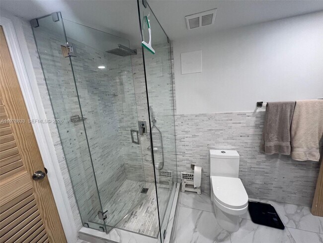 Building Photo - 1390 Ocean Dr