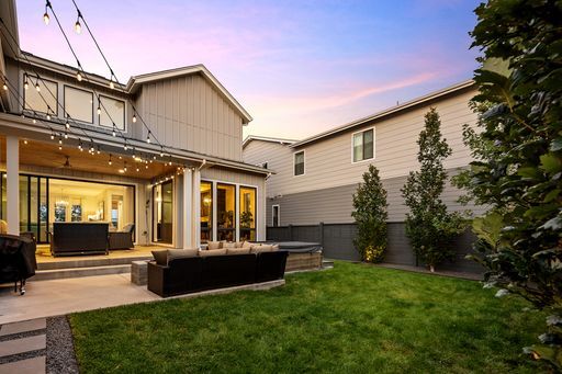 Building Photo - 6 Bedroom 5.5 Bathroom Single Family Home ...