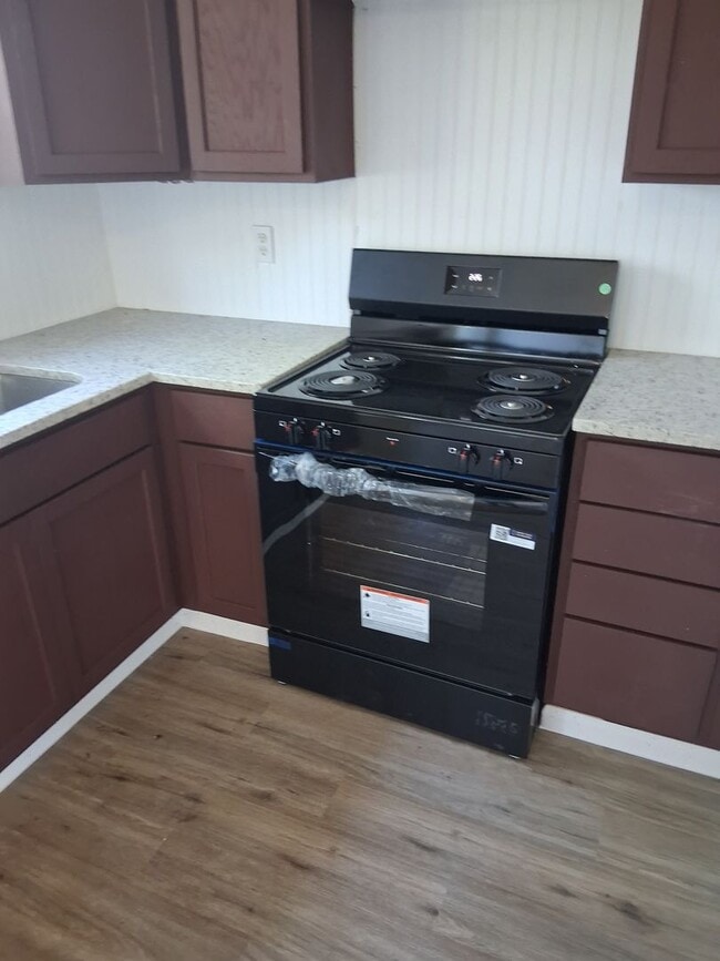 Building Photo - 1302 Pecan St