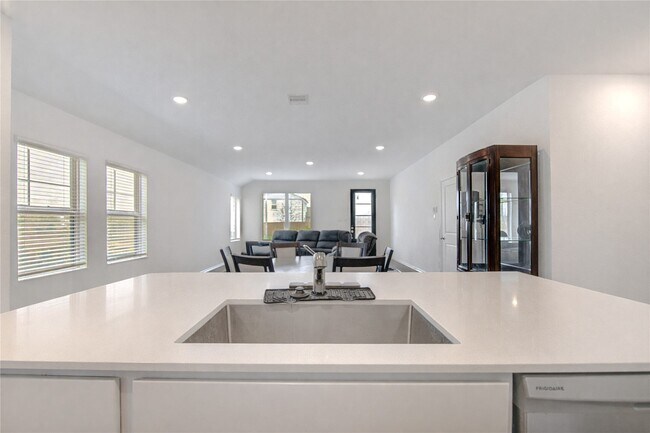 Building Photo - 2904 Cordova Hl Dr