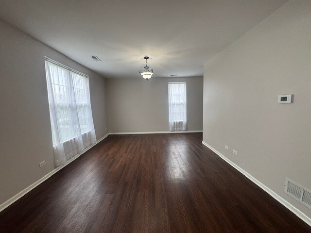 Building Photo - 1071 Symphony Dr