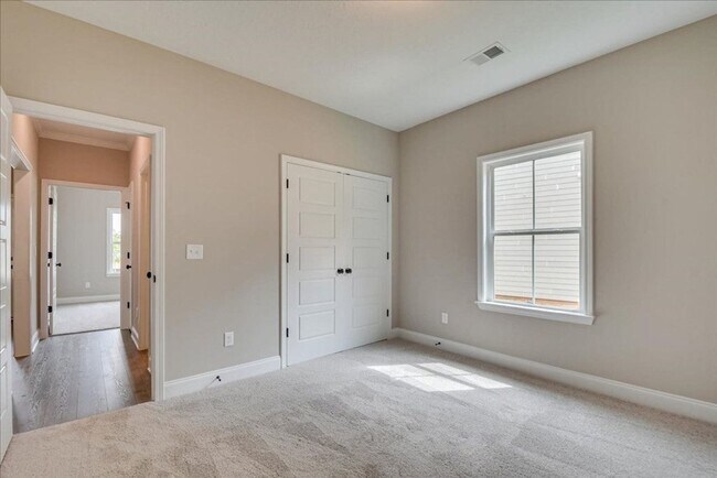 Building Photo - 118 Myrtle Grv Trl