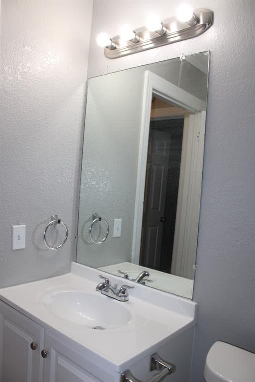 Building Photo - 1712 Thompson Dr