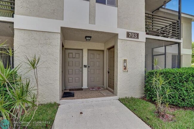 Building Photo - 703 Gardens Dr
