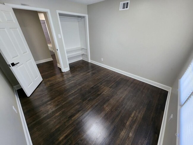 Building Photo - Rare opening with a 4 bedroom @5259 Sequoia