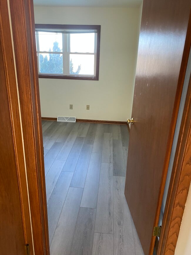 Building Photo - 10300 W Beacon Hill Dr