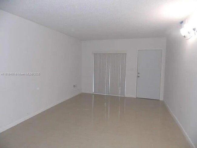 Building Photo - 7031 SW 129th Ave