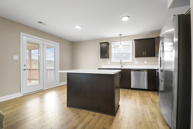 Building Photo - 845 Macon Ln