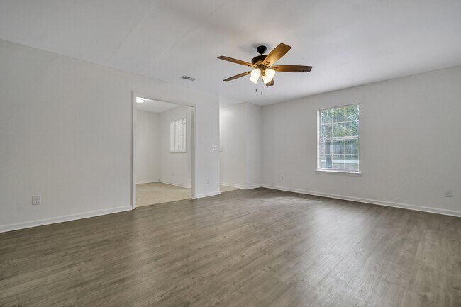 Building Photo - 1732 Talmadge Rd