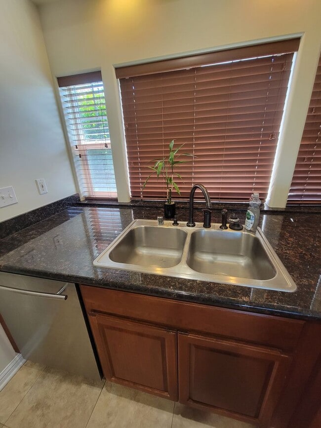 Building Photo - 2603 Plum Ct