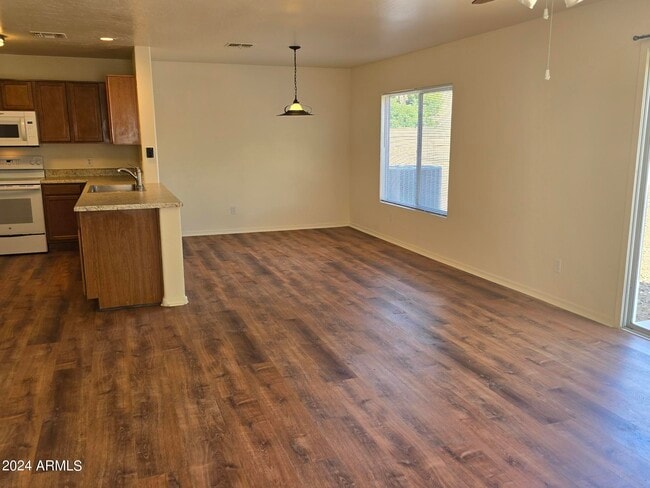 Building Photo - 12012 W Rosewood Dr