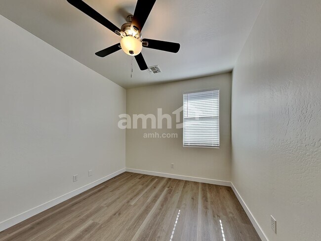 Building Photo - 14237 W Ventura St