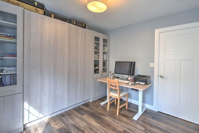 Building Photo - 3 Bed, 2 Bath Home Near Downtown Greenvill...