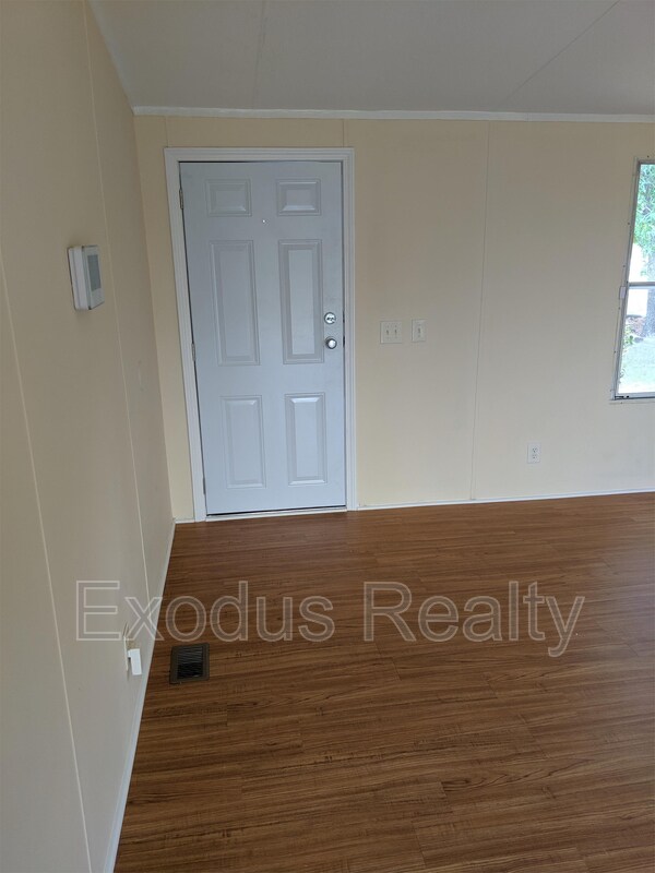 Building Photo - 220 Winding Ridge