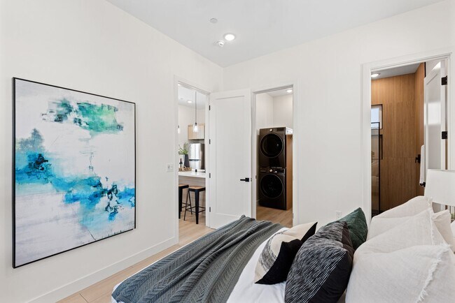 Building Photo - BRAND NEW Top Floor Home Available! 1 Bedroom, In-Home Laundry, Parking, View