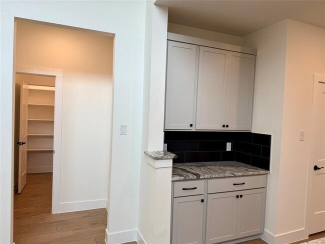 Building Photo - 31015 Myers Hvn Ln