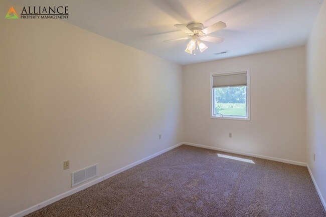 Building Photo - East side of Manhattan!