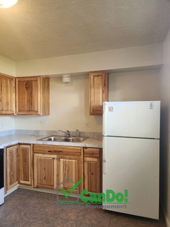 Building Photo - Newly updated 1 bedroom/1 bathroom apartme...