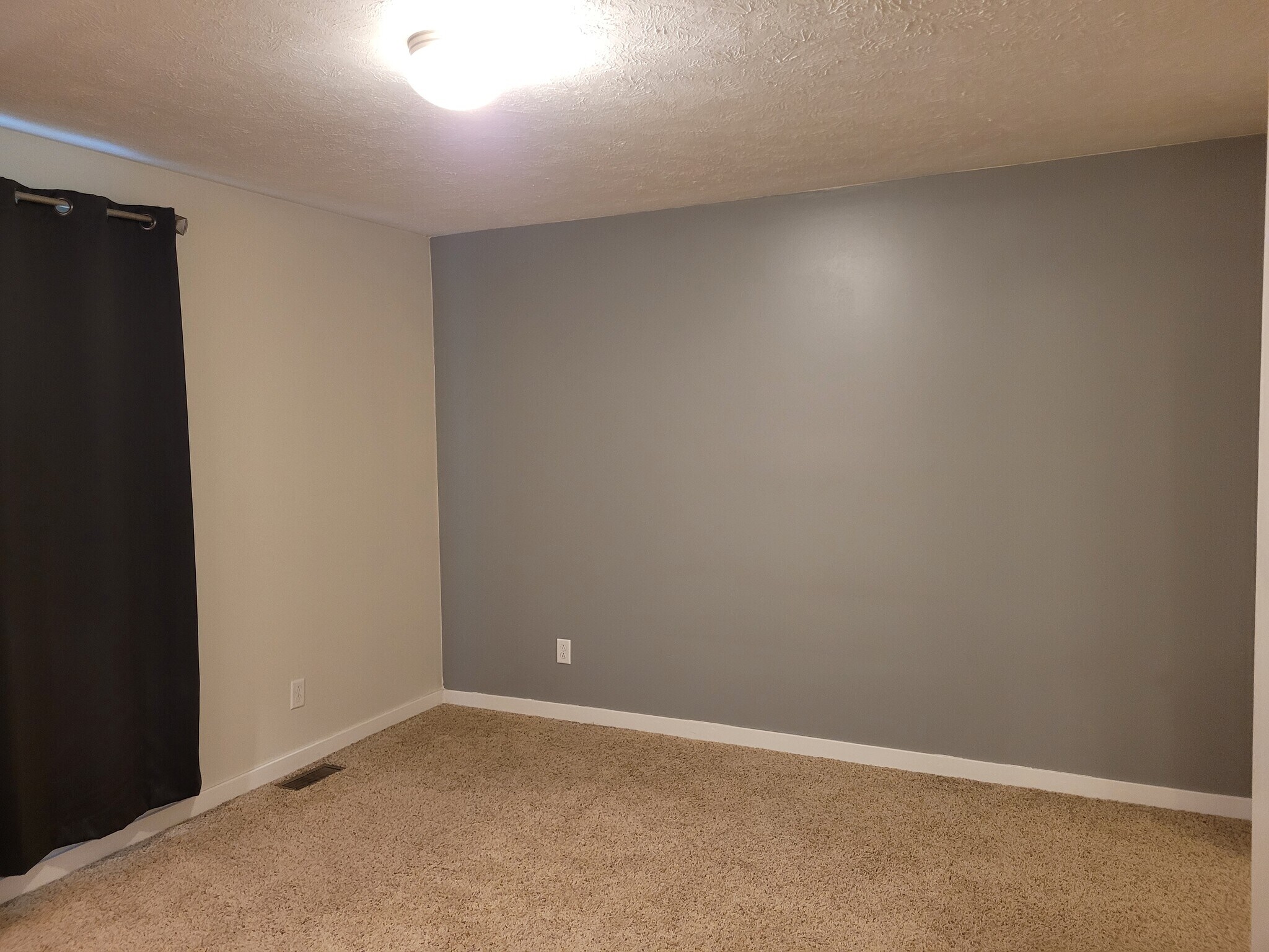 Building Photo - 6088 Pointview Ct