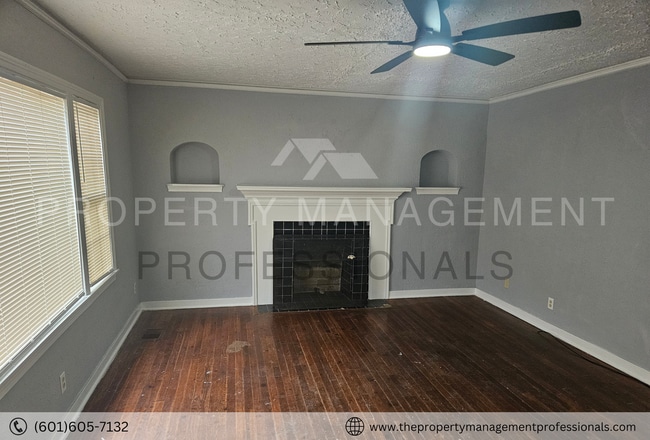 Building Photo - 2871 Fairhill Dr