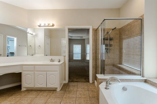 Building Photo - 107 Pinedale Dr
