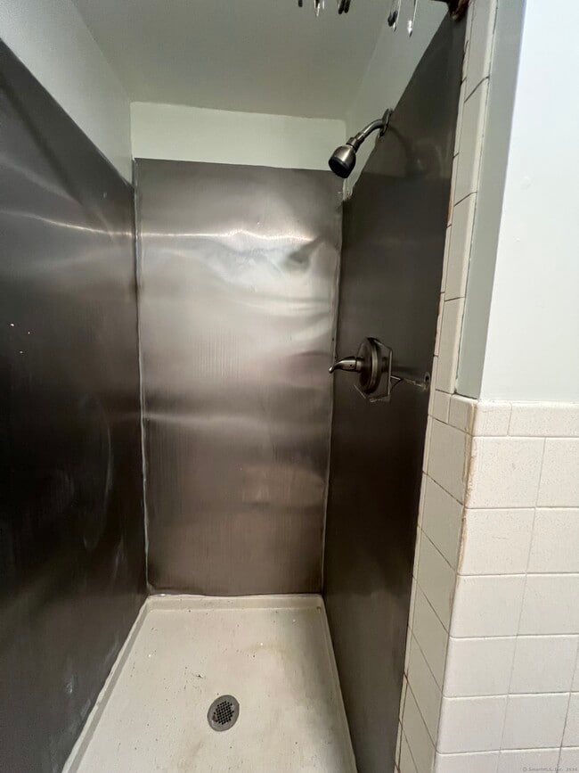 Building Photo - 505 Church St