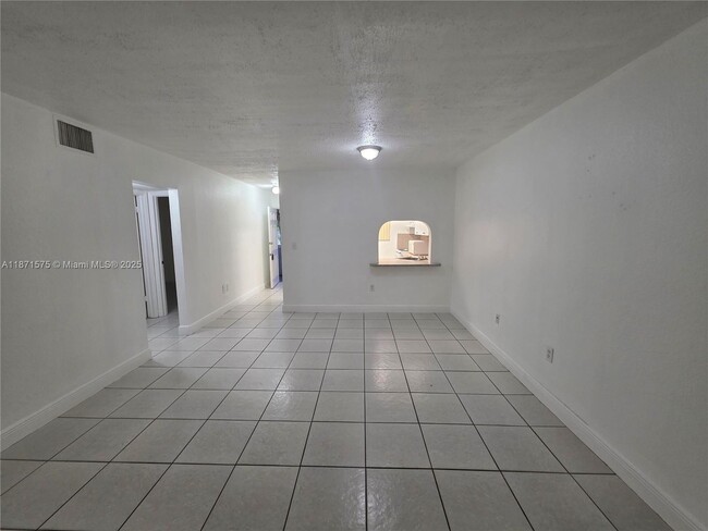 Building Photo - 17255 SW 95th Ave