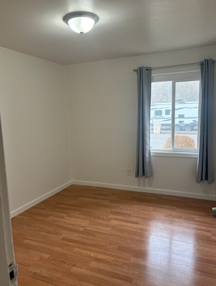 Building Photo - 591 W Sherman St