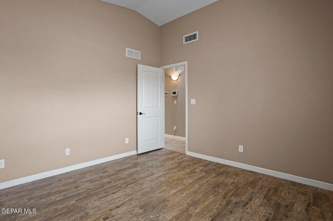 Building Photo - 5441 Roberto Avalos Ct