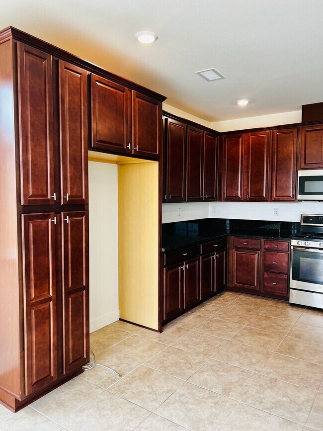 Building Photo - 1114 Lahontan Dr
