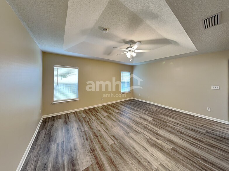 Building Photo - 76191 Long Pond Loop