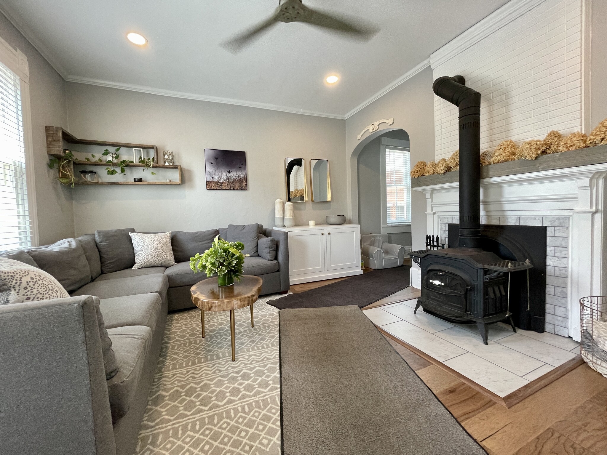 Building Photo - 196 E Columbus St