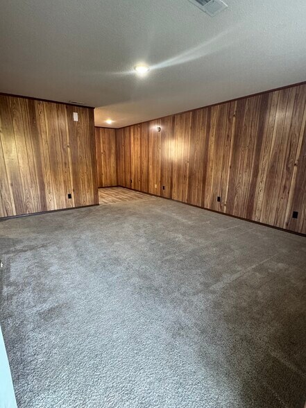 Building Photo - 43 Jim Banks Rd