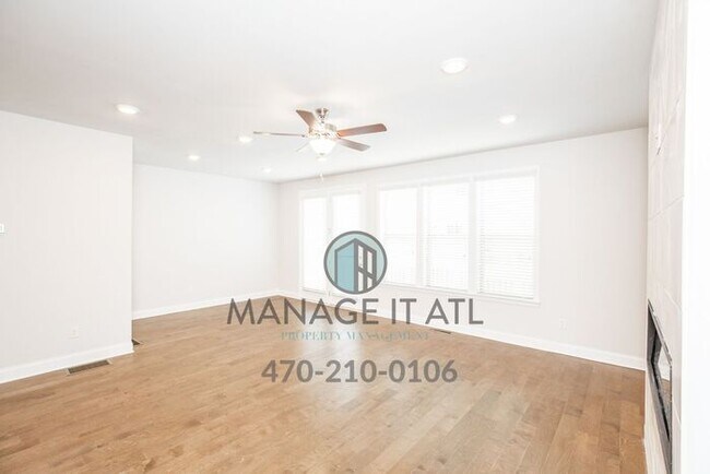 Building Photo - Elegant 4 Bedroom Townhome in Prime Location near HWY 285 in Doraville