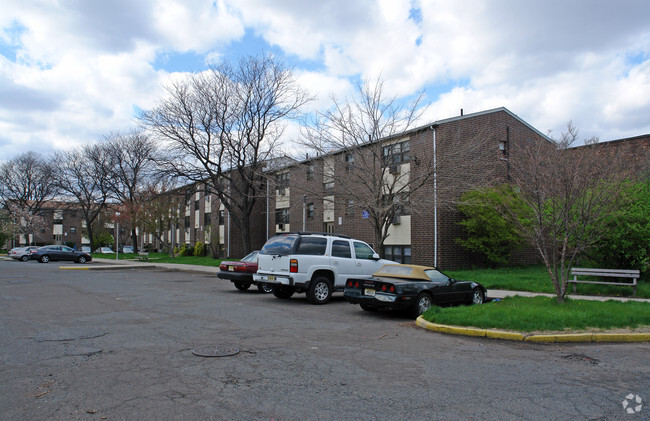 Building Photo - Catherine Court Apartments